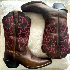 Ariat Women’s Round Up Square Toe Western Boot